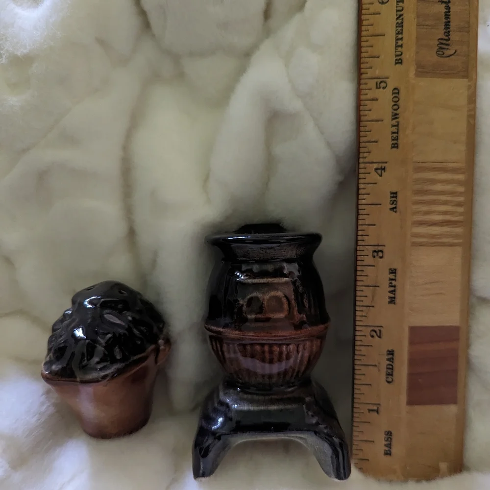 Vintage. Salt and pepper stove and coal